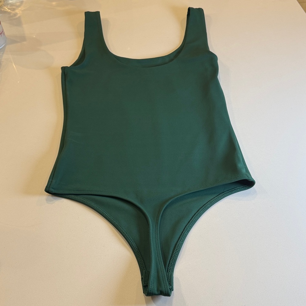 NWT Express Body Contour Forest Green Scoop Neck Tank Bodysuit - Size S - Picture 5 of 7